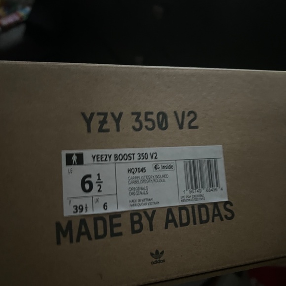 Yeezy Boost 350 V2
